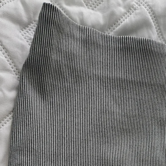 🌟NWOT H&M Classic Gray Knee Length Stretchy Dressy Work Pencil Skirt 🌟 - Picture 6 of 6